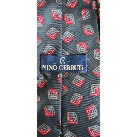 Vintage Men’s Nino Cerruti Abstract Tie Handmade All 100% Silk Navy Red Squares - Picture 4 of 6